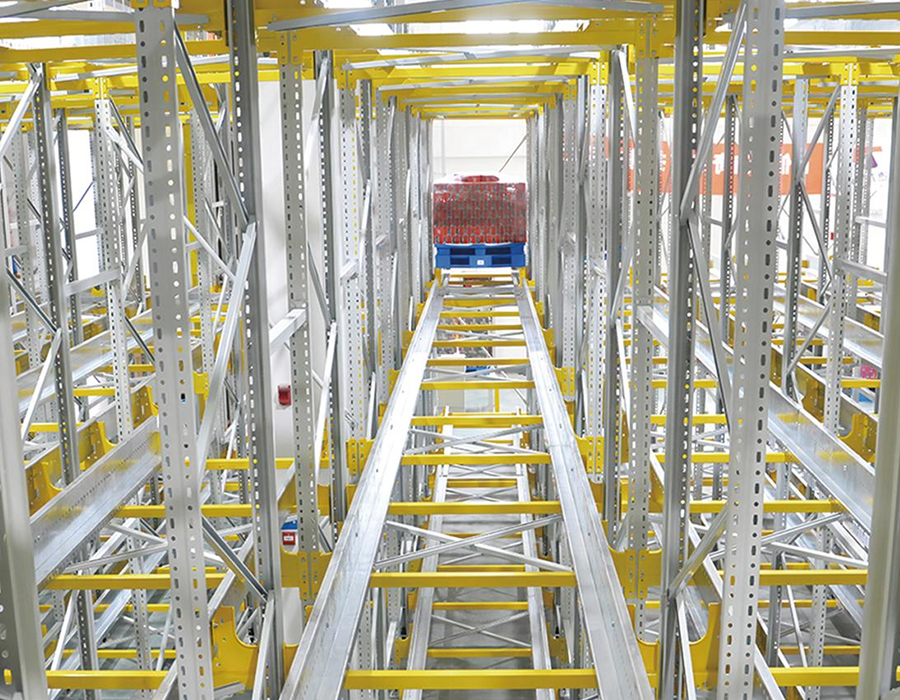 Giá đỡ pallet công nghiệp hạng nặng: Mọi điều bạn cần biết trước khi mua